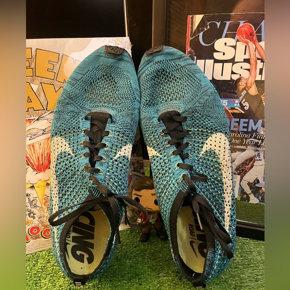 Nike Flyknit Racer - Picture 3 of 4